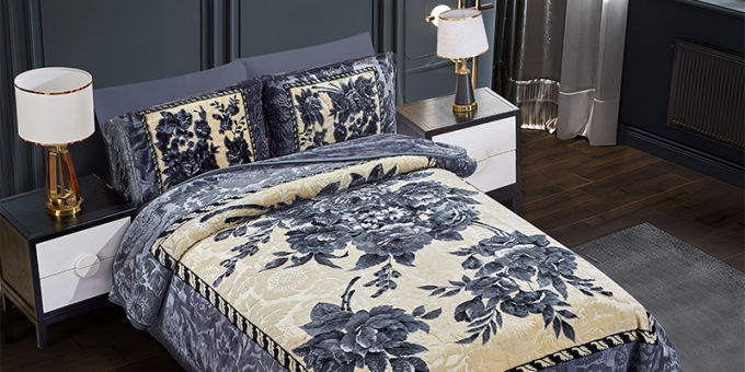 Natural and environmentally friendly: pure wool/cashmere, biodegradable material